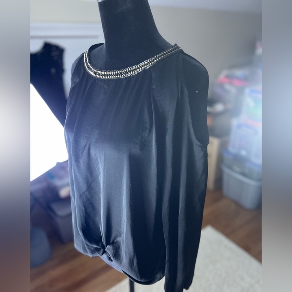 Women’s XL Black Long Sleeve Blouse with Open Shoulder - Picture 2 of 7